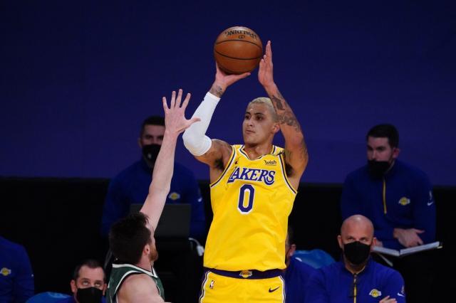 库兹马拉开枪栓持续发威，攻防两端扛大旗倍感骄傲